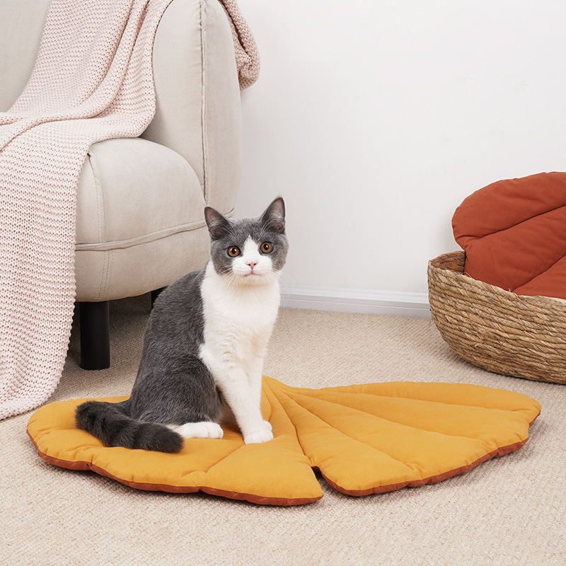 Leaf Shape Soft Dog Bed Mat Soft Crate Pad Machine Washable Mattress for Large Medium Small Dogs and Cats Kennel Pad - Image 3